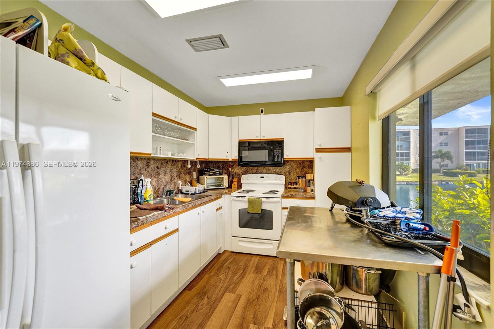 MEADOWBROOK LAKES CONDO - Residential