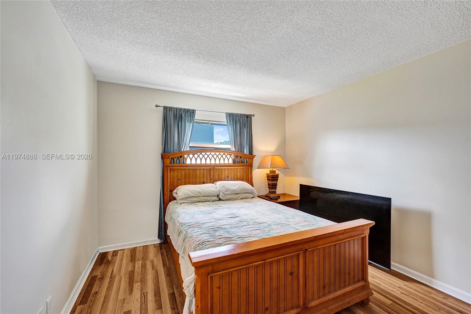 MEADOWBROOK LAKES CONDO - Residential