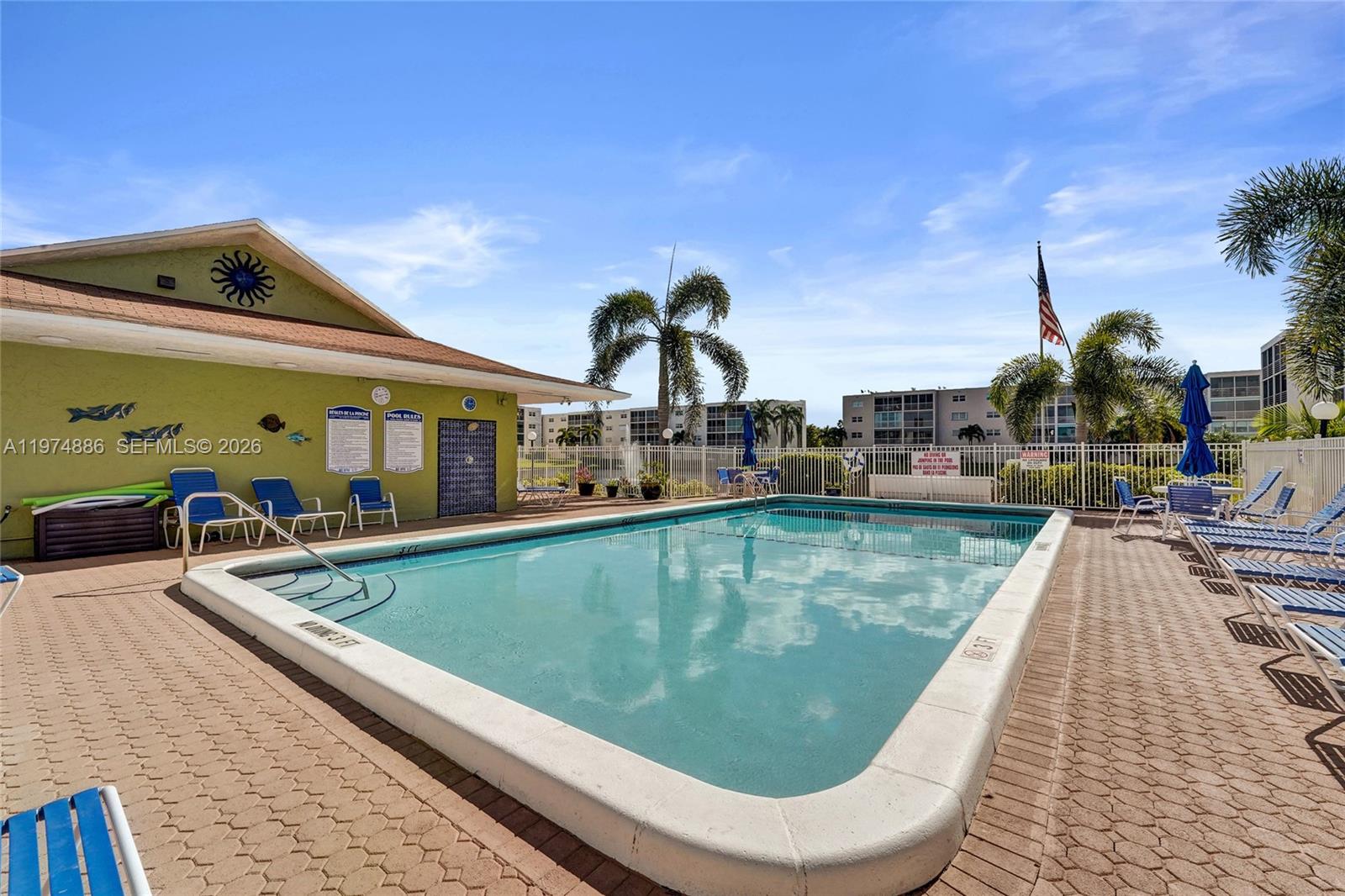 MEADOWBROOK LAKES CONDO - Residential