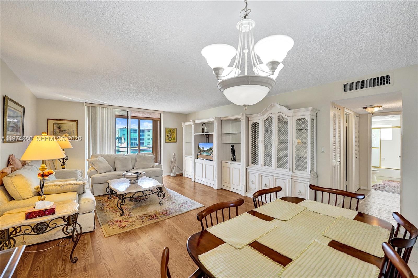 MEADOWBROOK LAKES CONDO - Residential