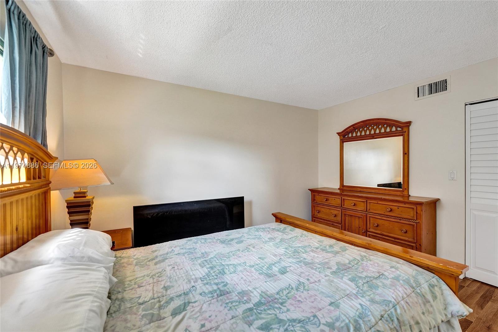 MEADOWBROOK LAKES CONDO - Residential