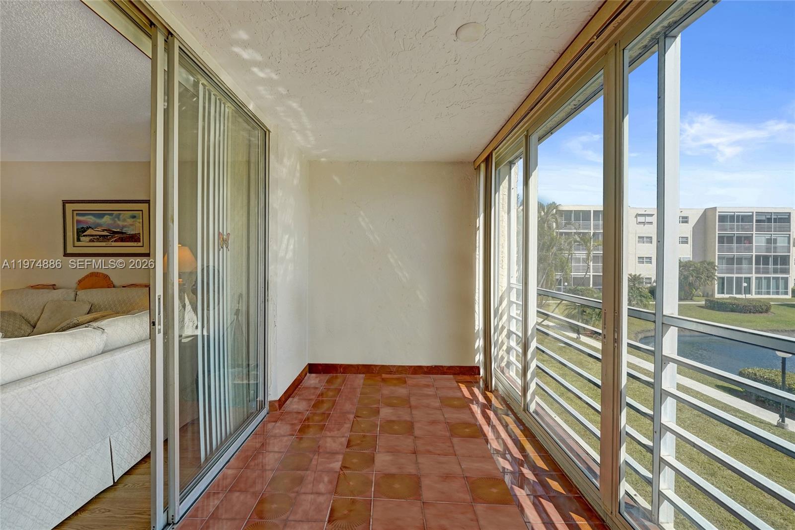 MEADOWBROOK LAKES CONDO - Residential