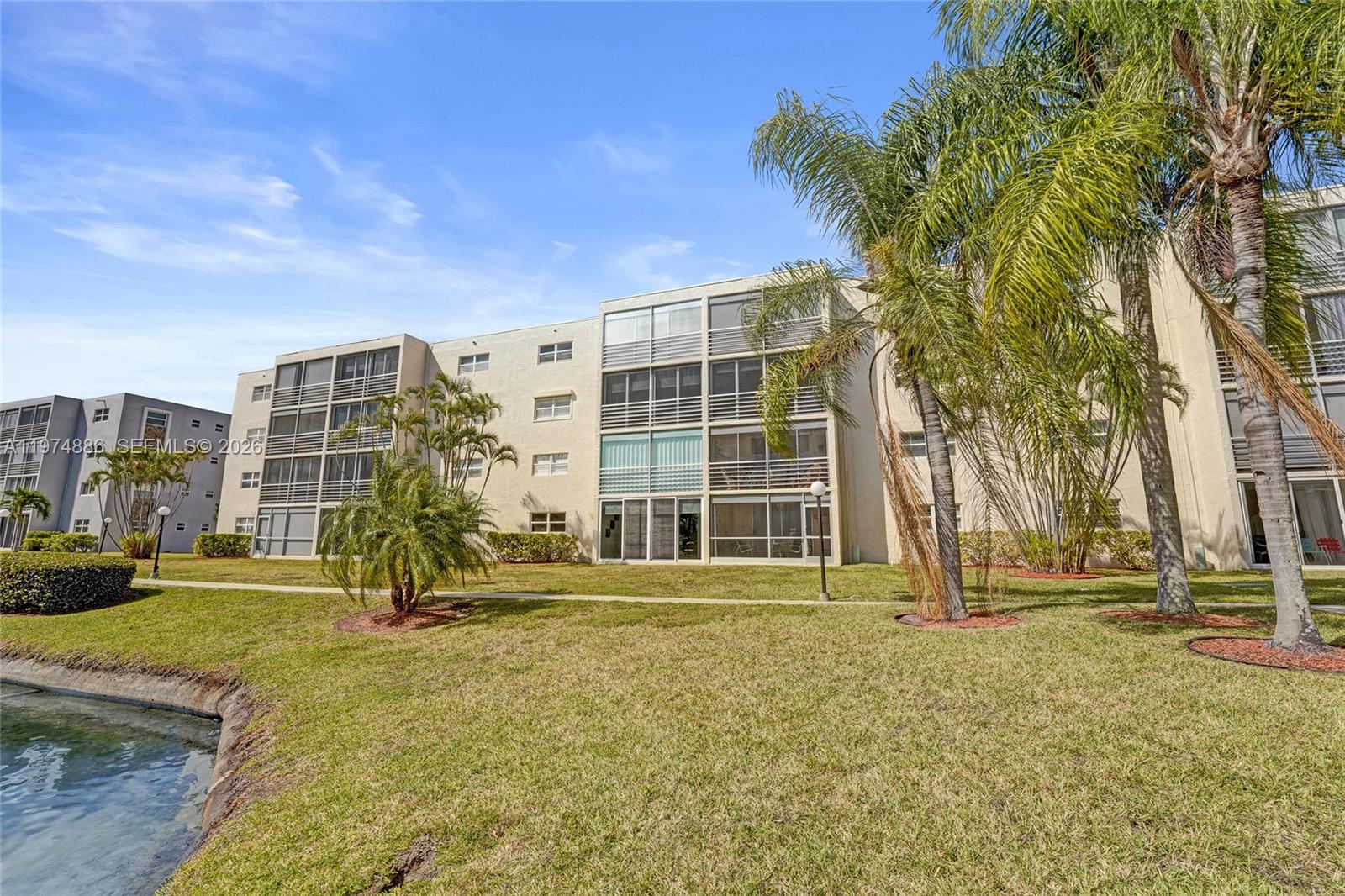 MEADOWBROOK LAKES CONDO - Residential