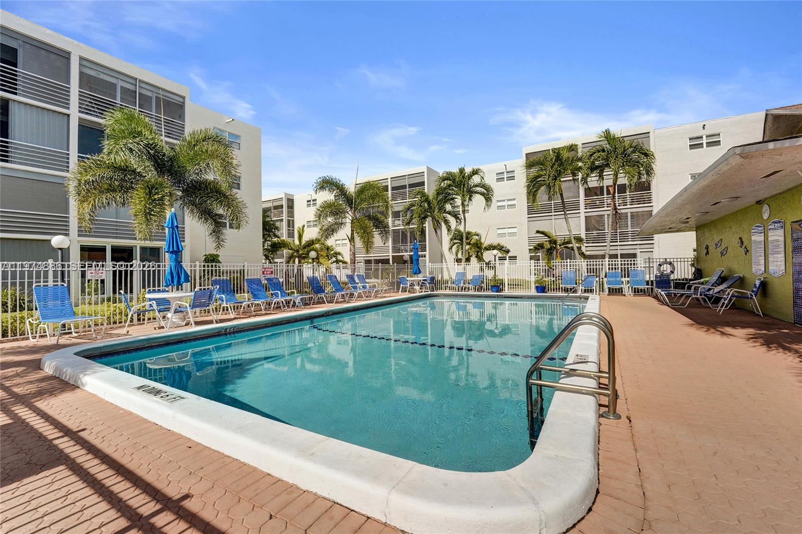 MEADOWBROOK LAKES CONDO - Residential