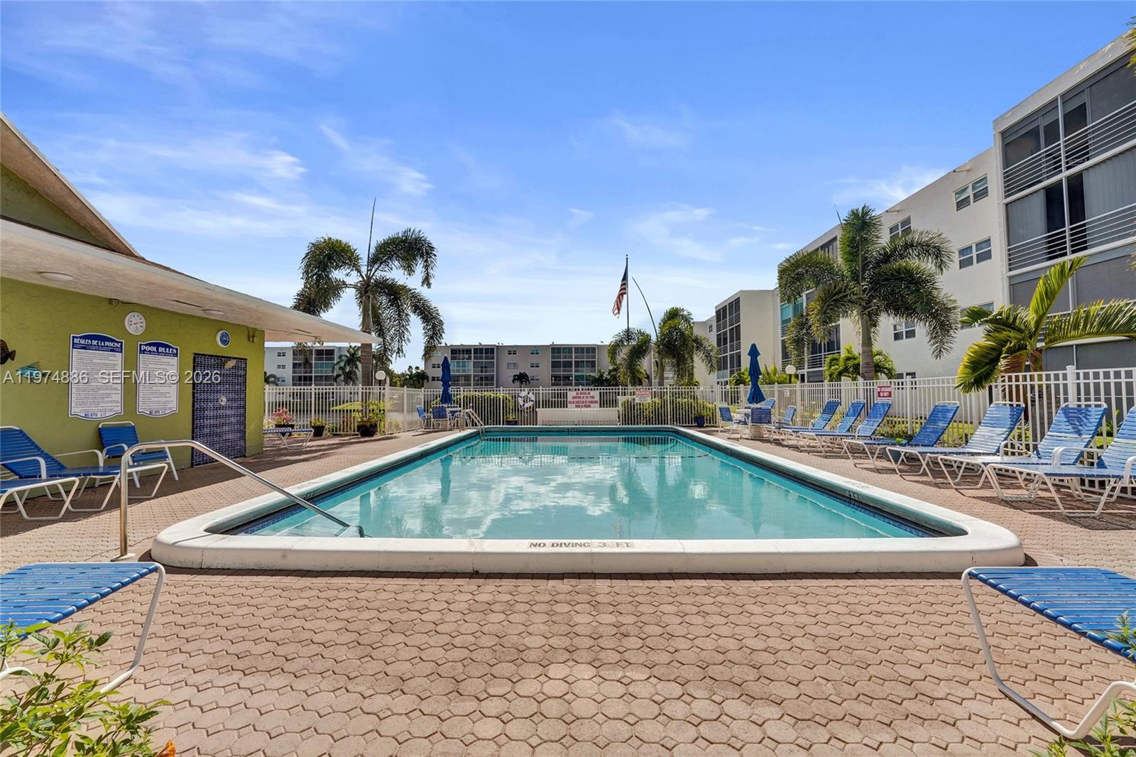 MEADOWBROOK LAKES CONDO - Residential