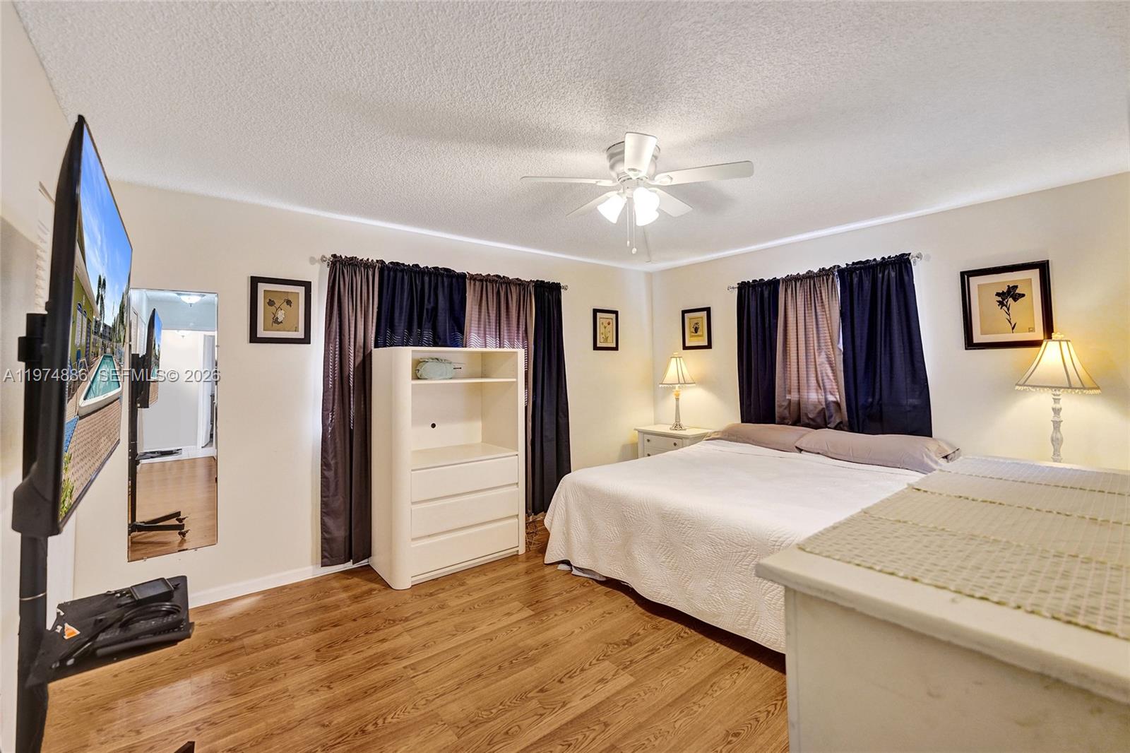 MEADOWBROOK LAKES CONDO - Residential