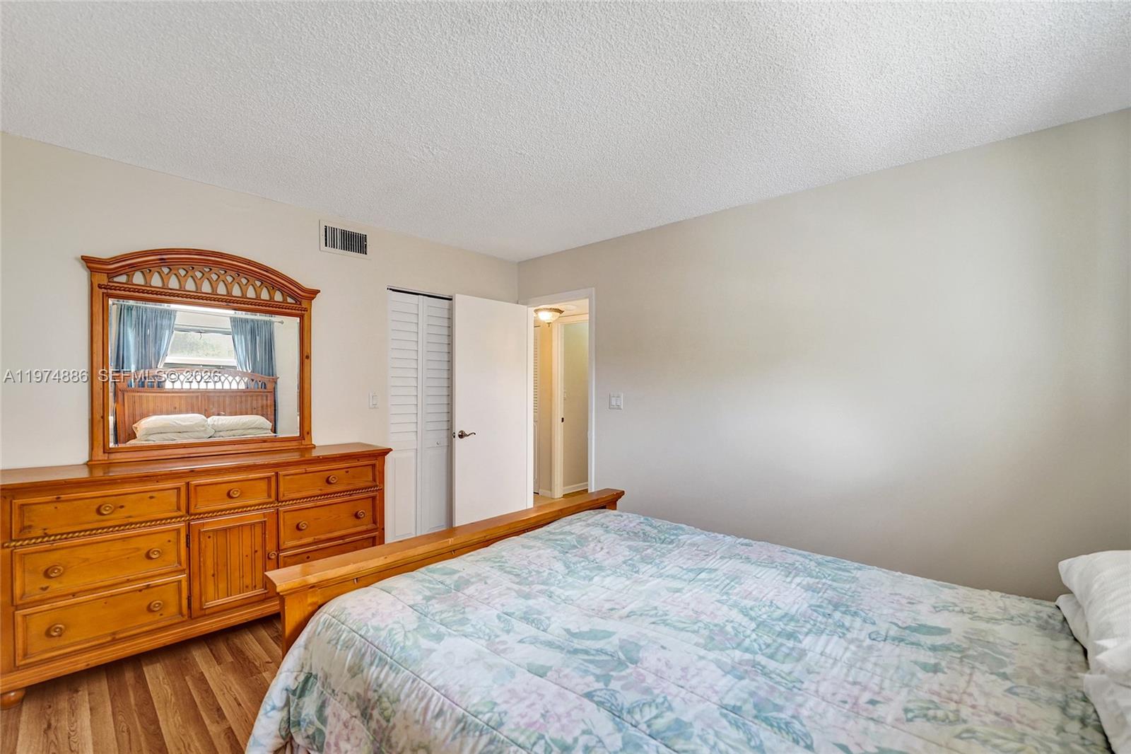 MEADOWBROOK LAKES CONDO - Residential