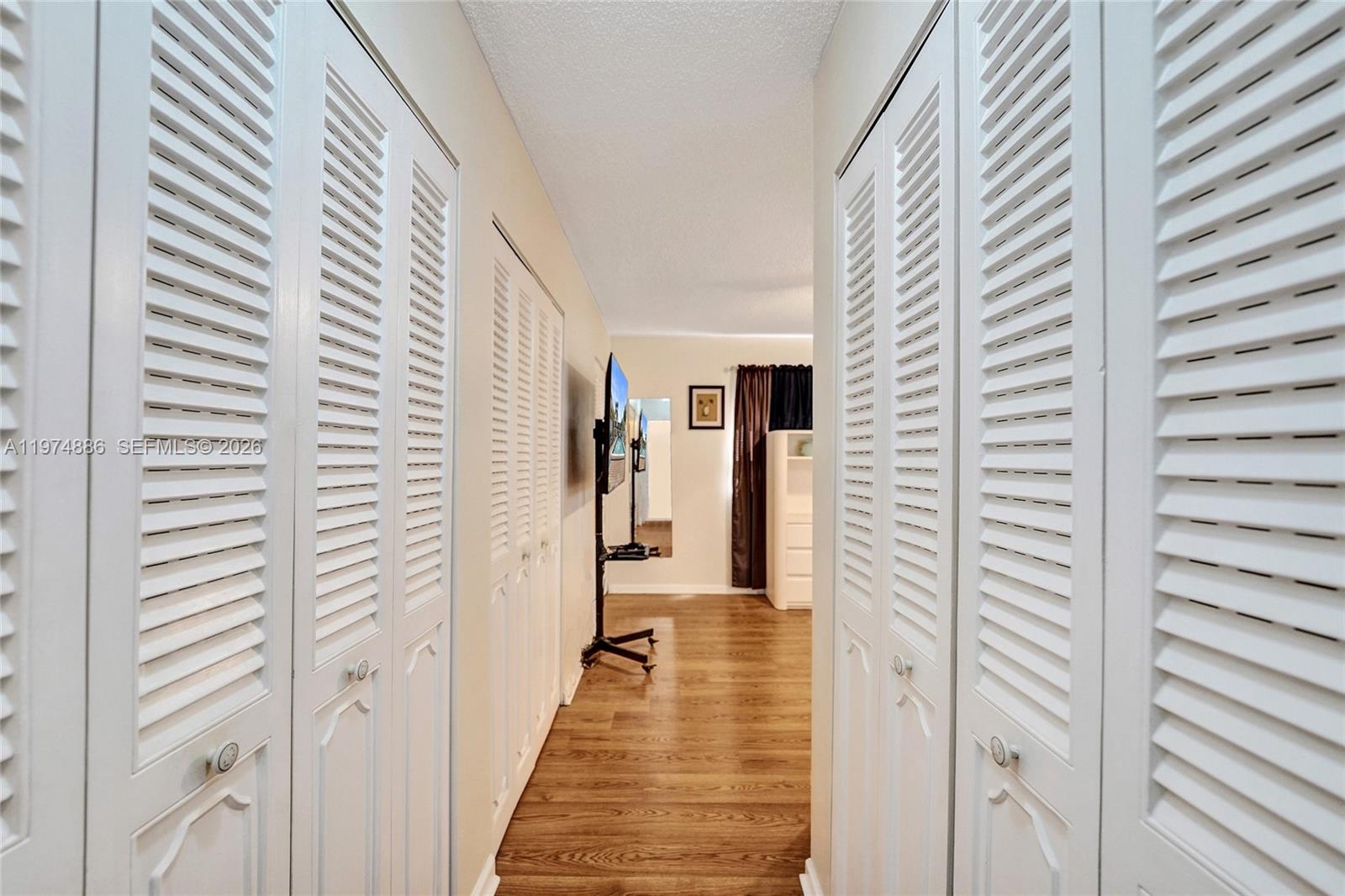 MEADOWBROOK LAKES CONDO - Residential