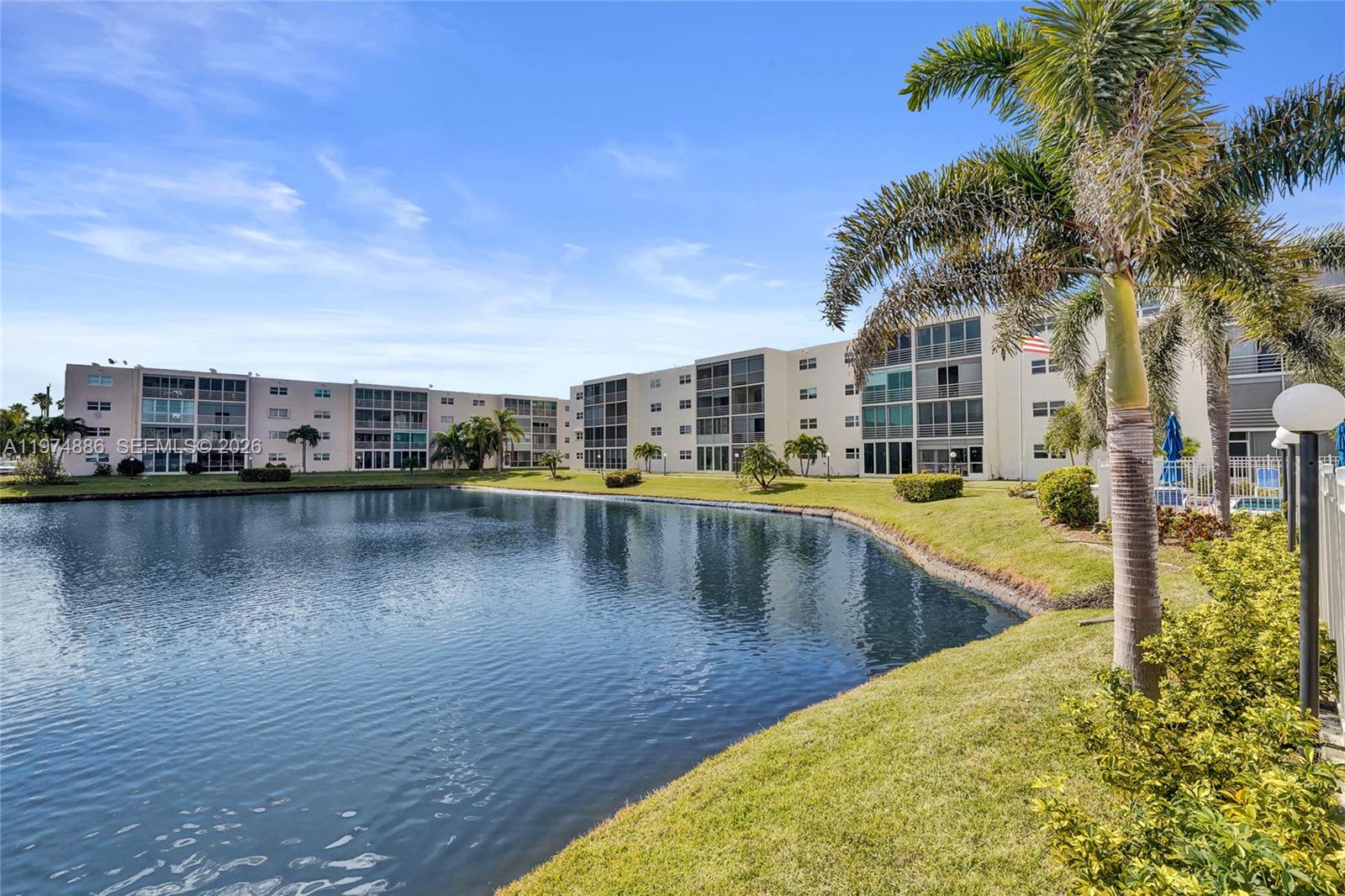 MEADOWBROOK LAKES CONDO - Residential