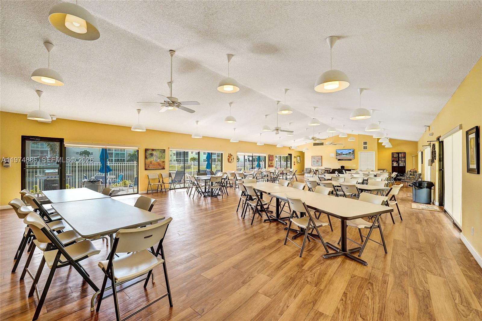 MEADOWBROOK LAKES CONDO - Residential