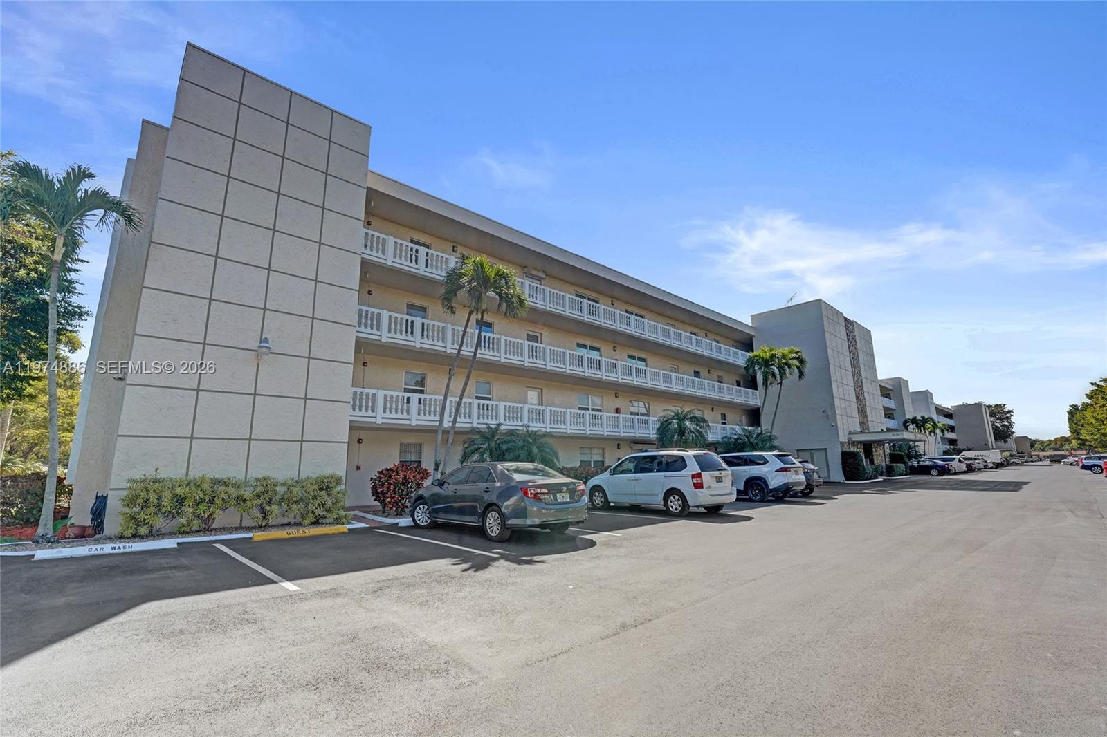 MEADOWBROOK LAKES CONDO - Residential