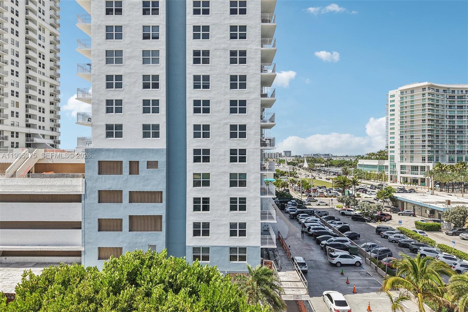 POMPANO BEACH CLUB NORTH - Residential