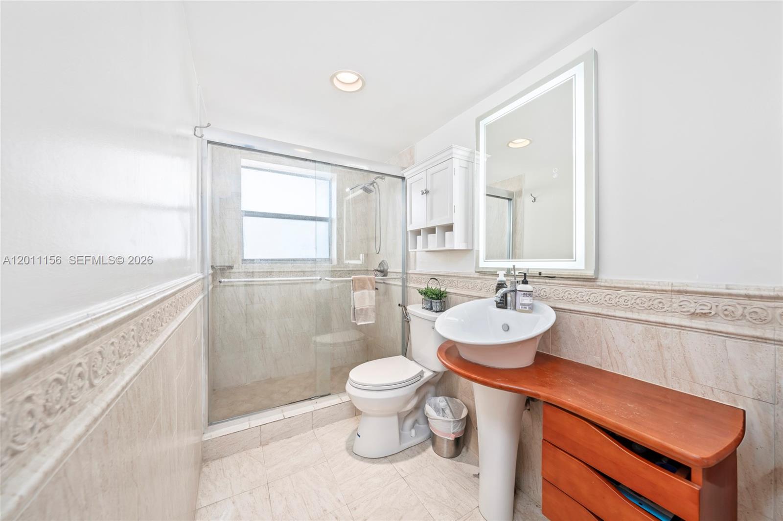 BAYVIEW TOWERS CONDO SOUT - Residential