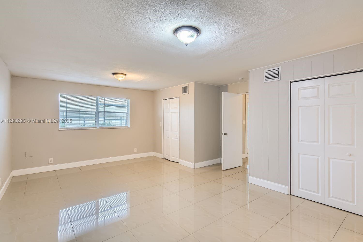 MIRAMAR SEC 10 - Residential