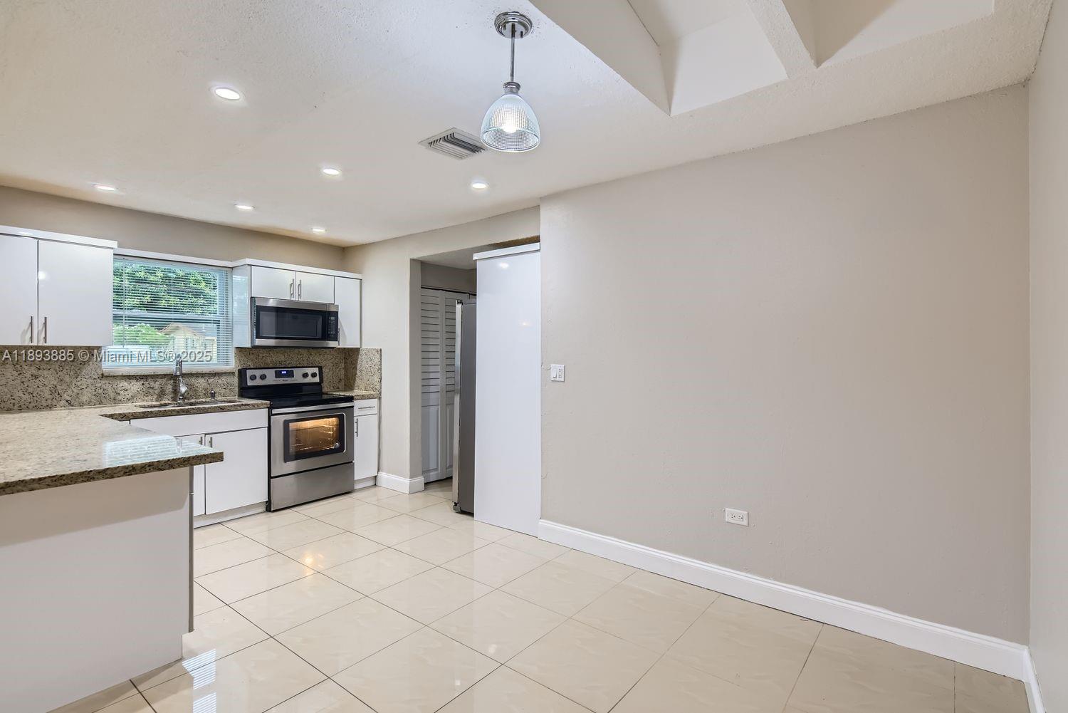 MIRAMAR SEC 10 - Residential