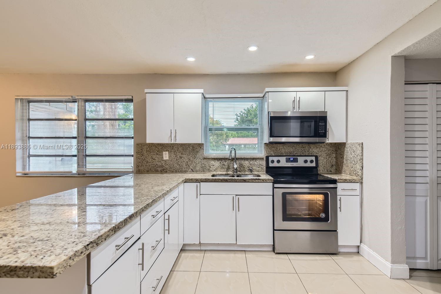 MIRAMAR SEC 10 - Residential