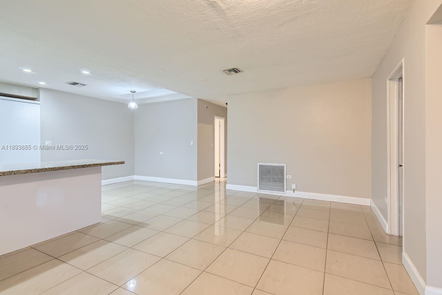 MIRAMAR SEC 10 - Residential