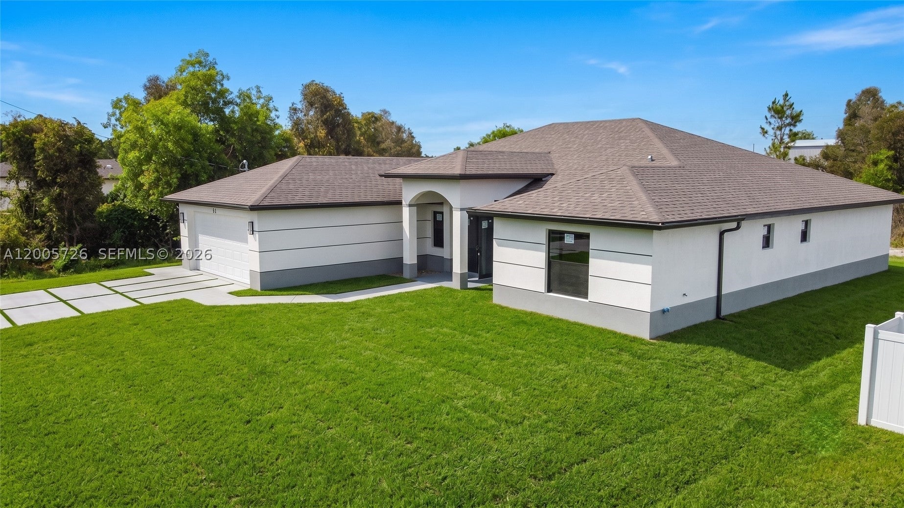 813 Bell Blvd S