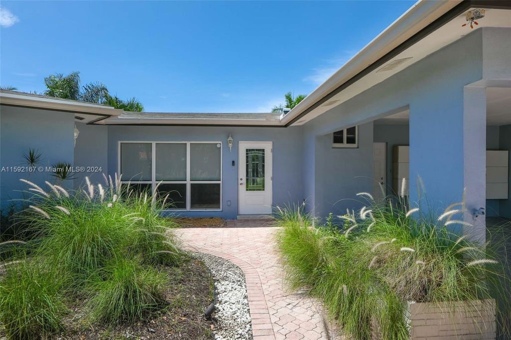 Photo of 2164 NE 27th Dr, Wilton Manors, FL 33306 (MLS # A11592167)