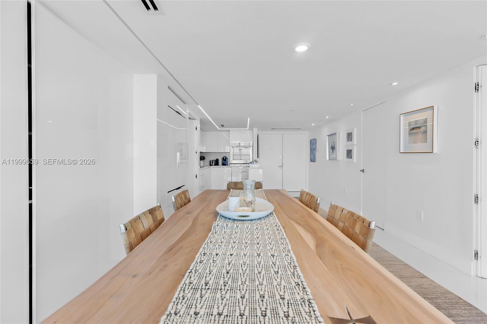 6301 Collins Ave 2103