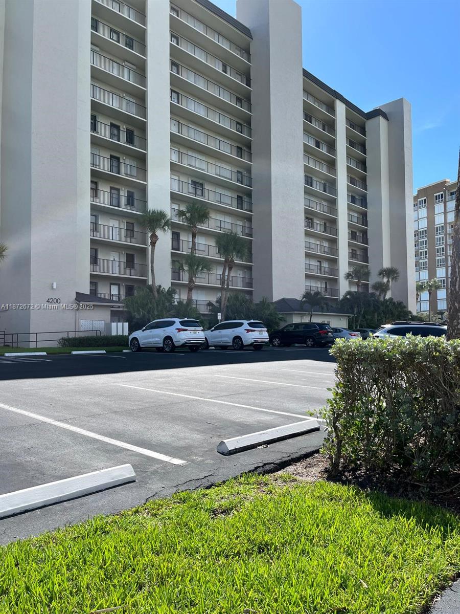 OCEAN HARBOUR SOUTH CONDO - Residential