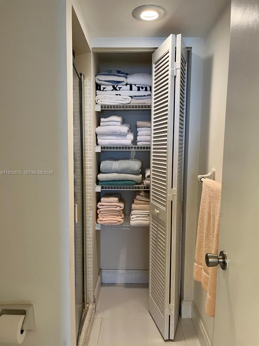 OCEAN HARBOUR SOUTH CONDO - Residential