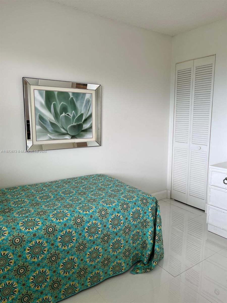 OCEAN HARBOUR SOUTH CONDO - Residential