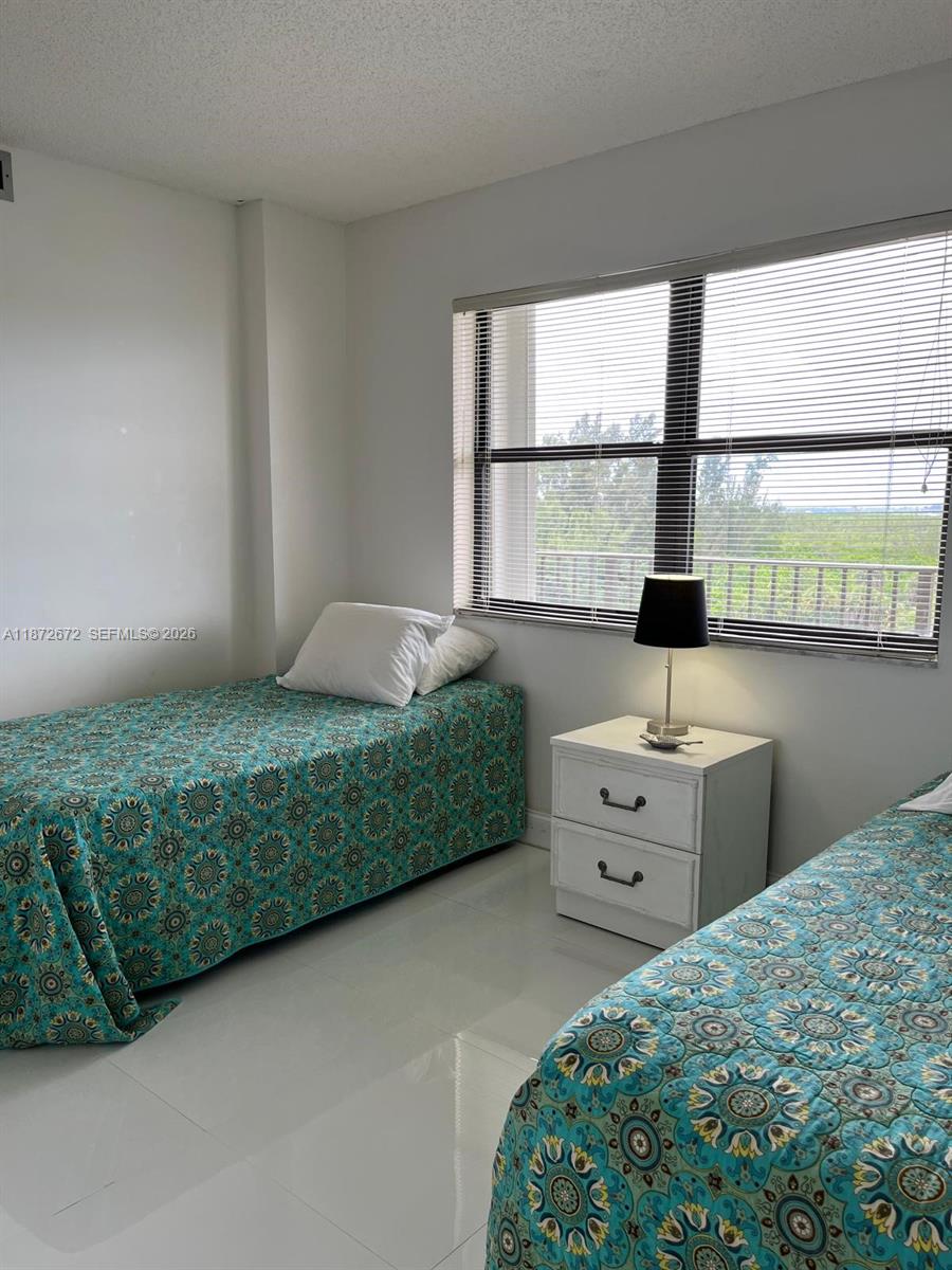 OCEAN HARBOUR SOUTH CONDO - Residential