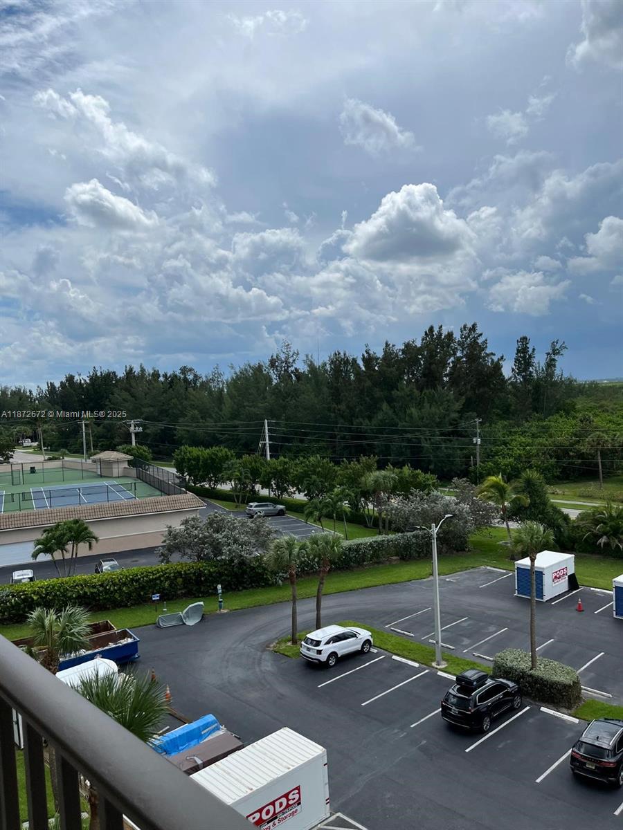 OCEAN HARBOUR SOUTH CONDO - Residential