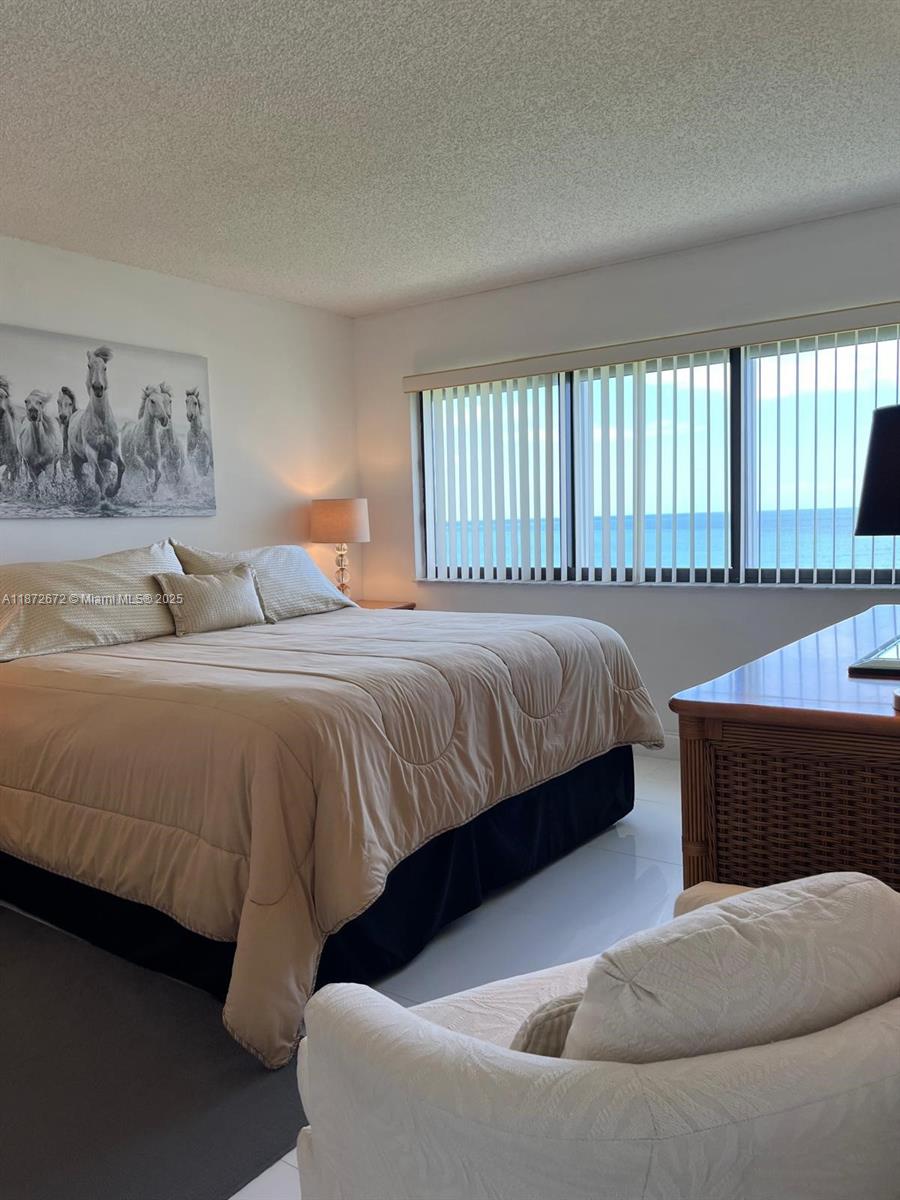 OCEAN HARBOUR SOUTH CONDO - Residential