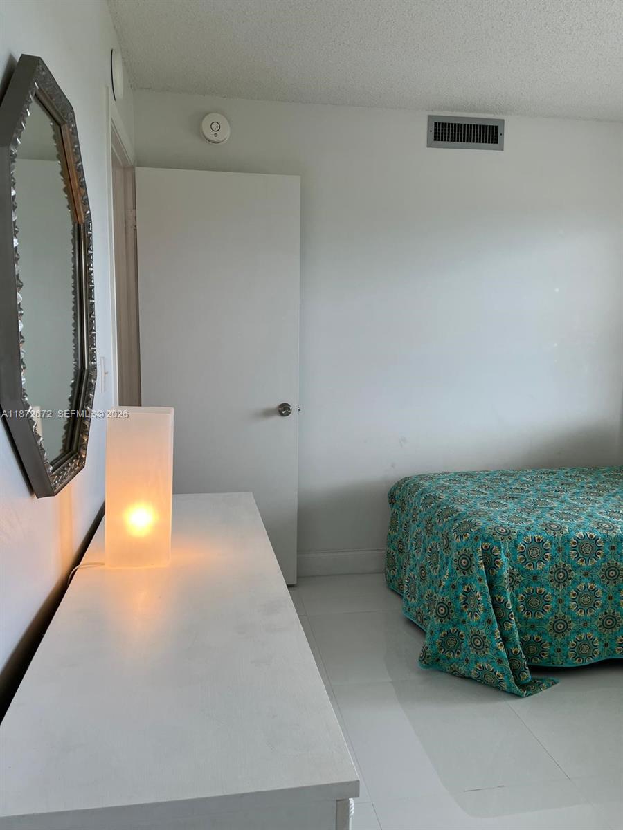 OCEAN HARBOUR SOUTH CONDO - Residential