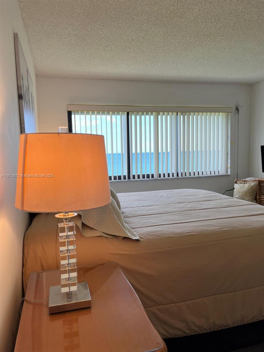 OCEAN HARBOUR SOUTH CONDO - Residential