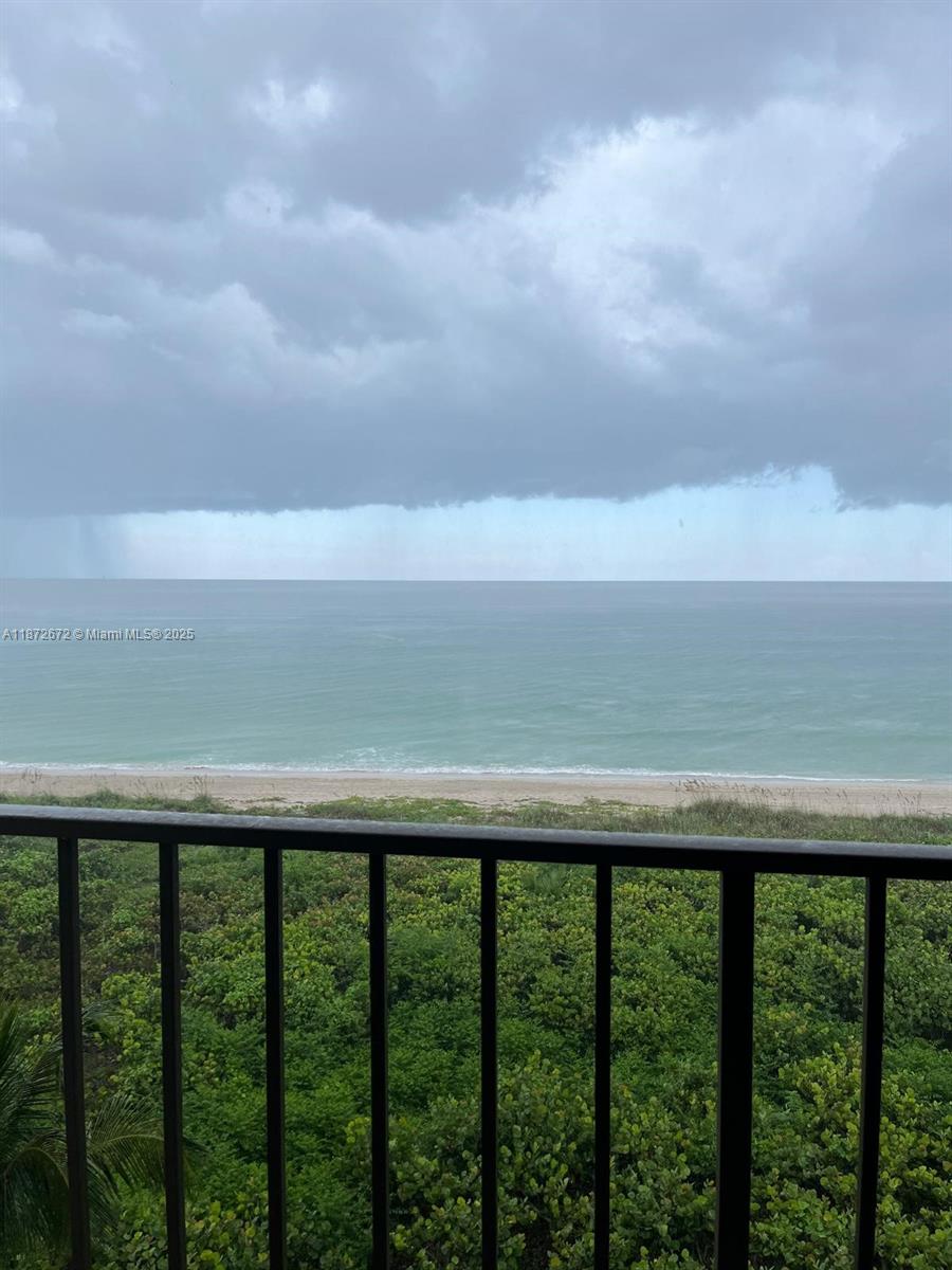 OCEAN HARBOUR SOUTH CONDO - Residential