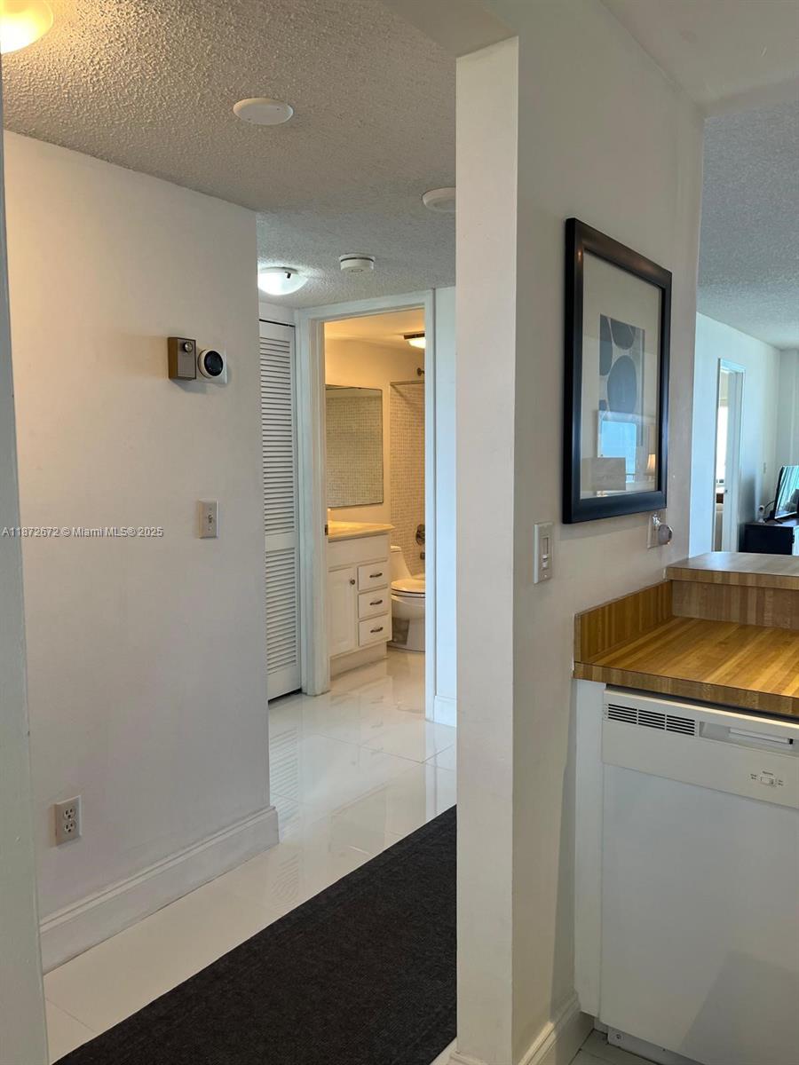 OCEAN HARBOUR SOUTH CONDO - Residential