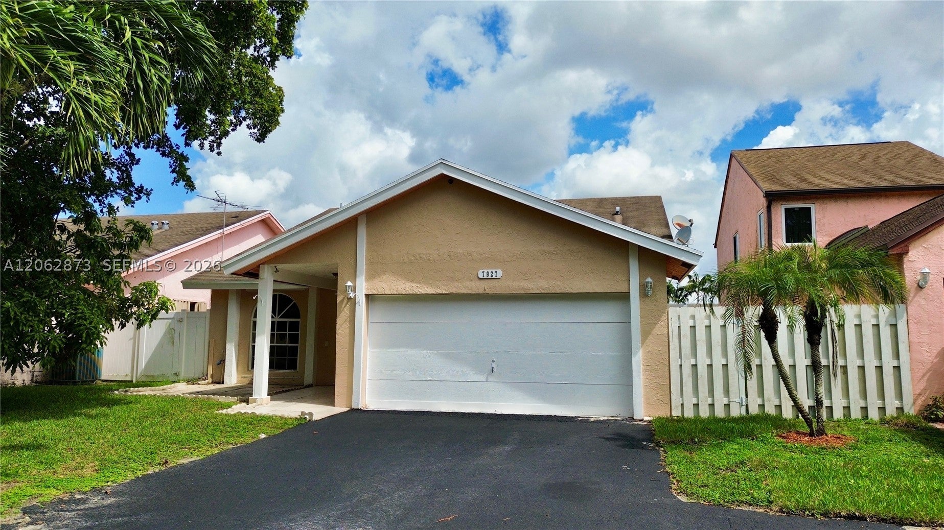 7927 NW 50th St