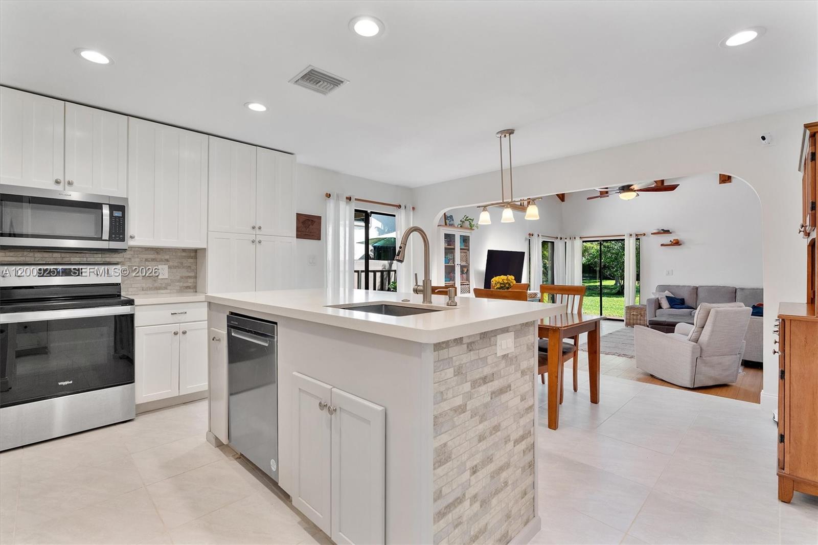CEDAR LANDING AT JACARAND - Residential