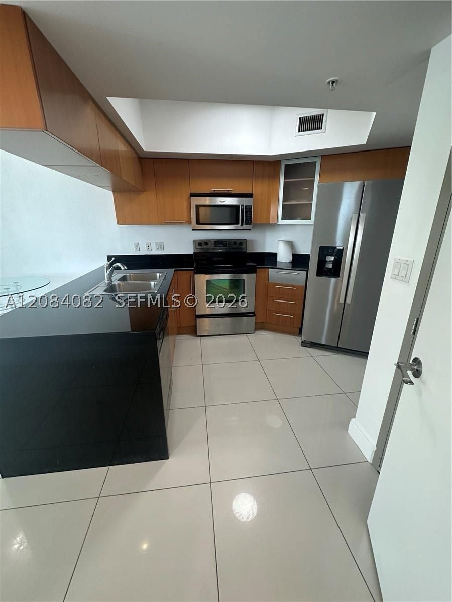 1750 N Bayshore Dr 3402