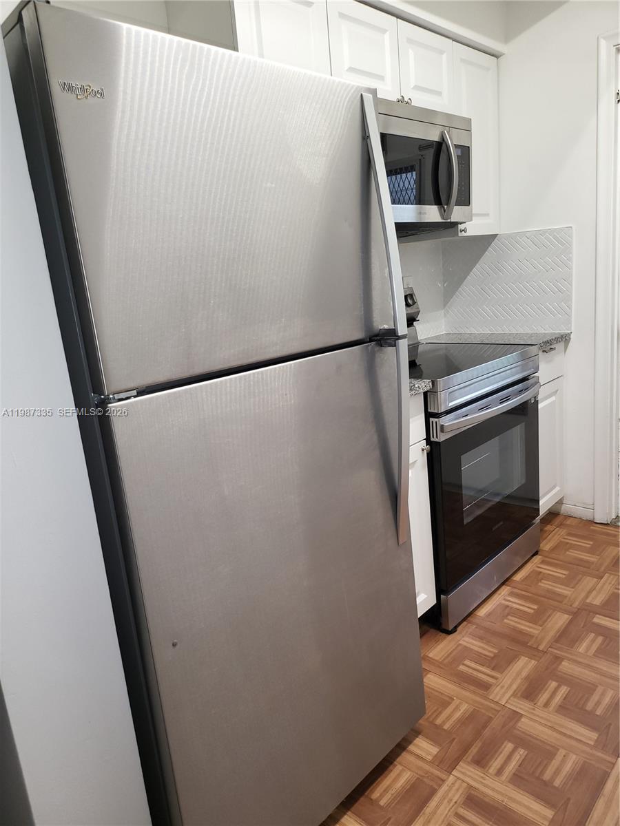 Pell Manor Condominium II - Residential