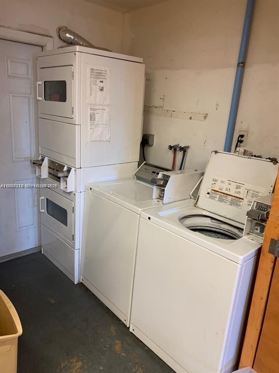 Pell Manor Condominium II - Residential