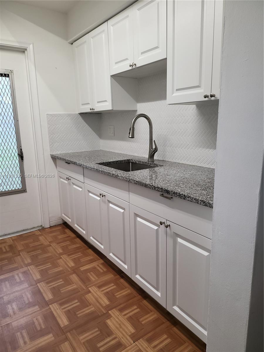 Pell Manor Condominium II - Residential