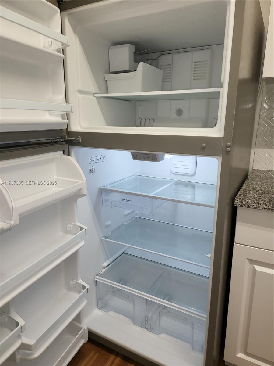 Pell Manor Condominium II - Residential