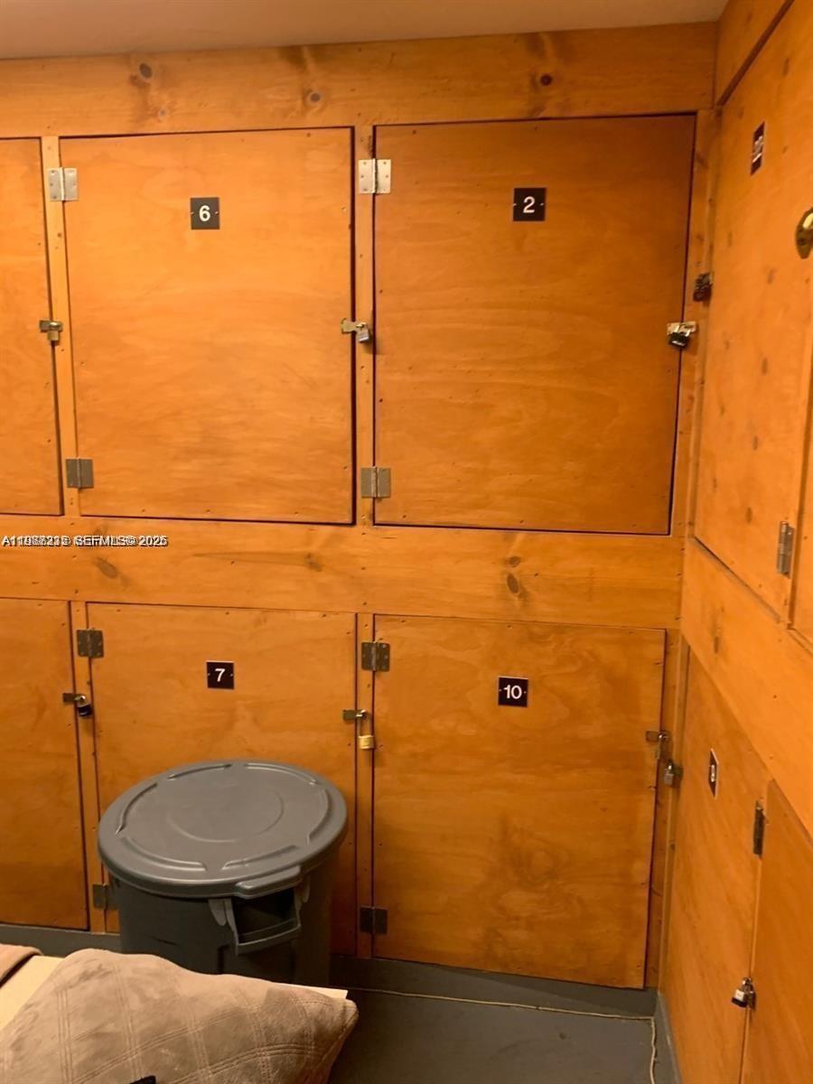 Pell Manor Condominium II - Residential