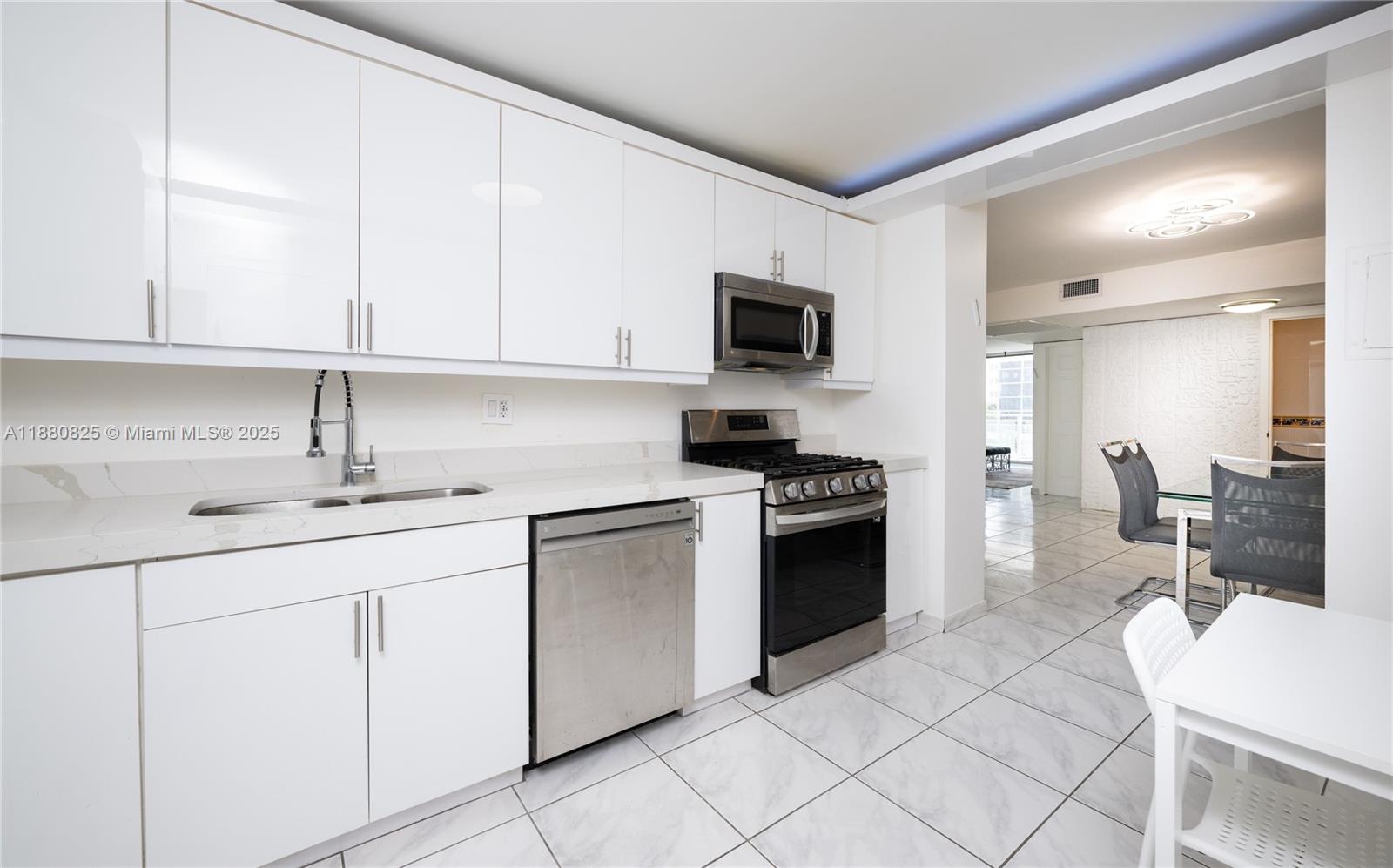 PARKER PLAZA CONDO ESTATE - Residential Lease
