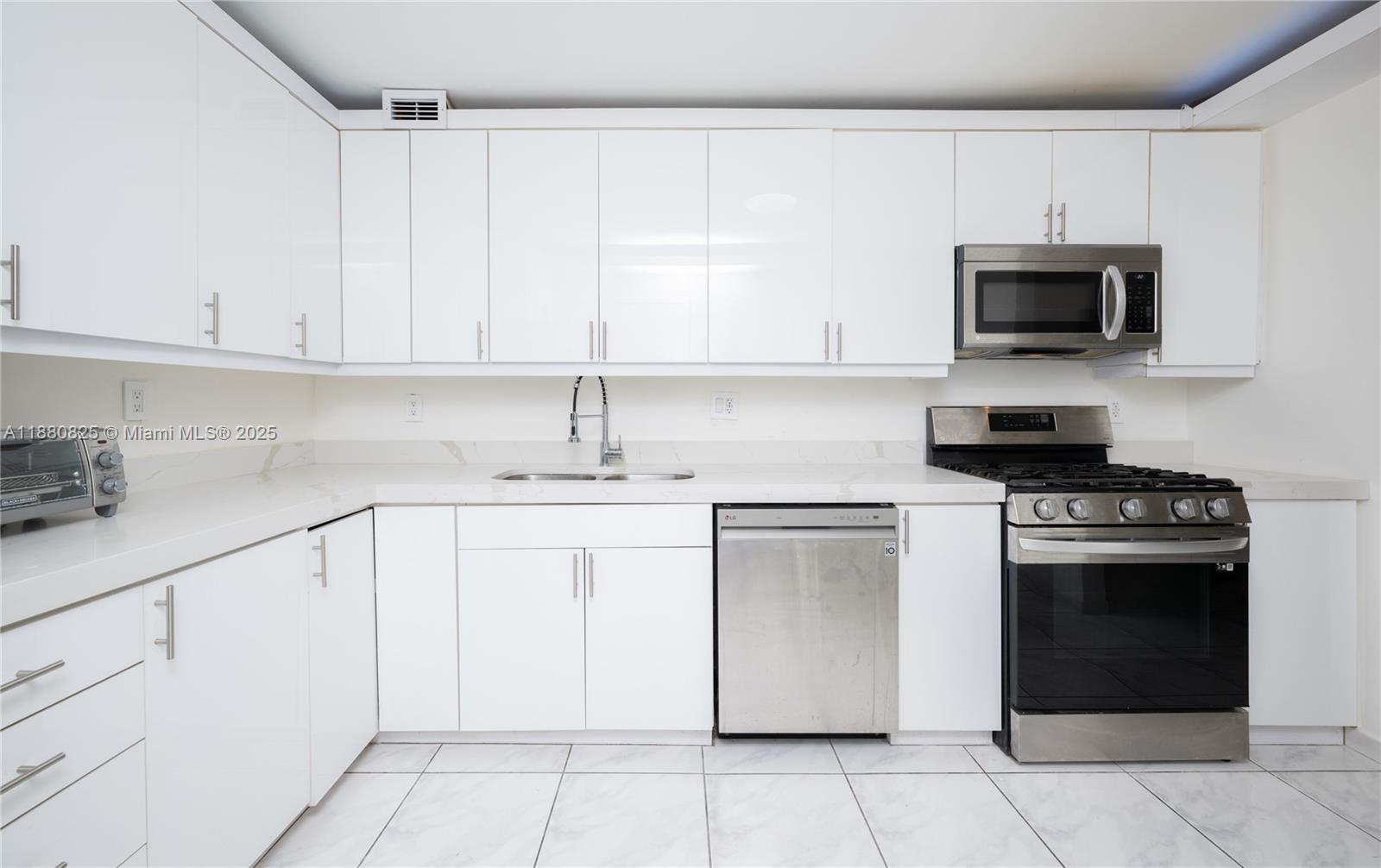 PARKER PLAZA CONDO ESTATE - Residential Lease