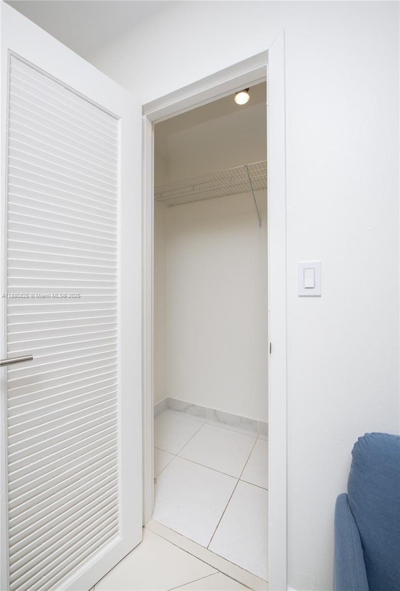 PARKER PLAZA CONDO ESTATE - Residential Lease