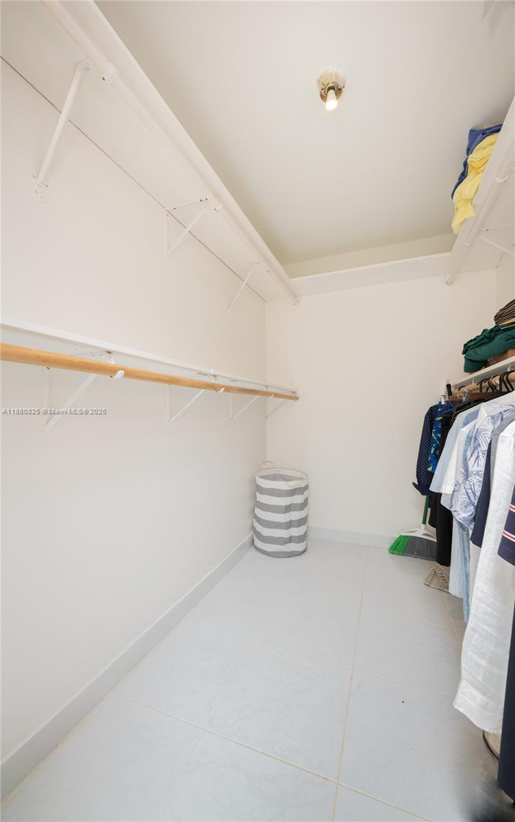 PARKER PLAZA CONDO ESTATE - Residential Lease
