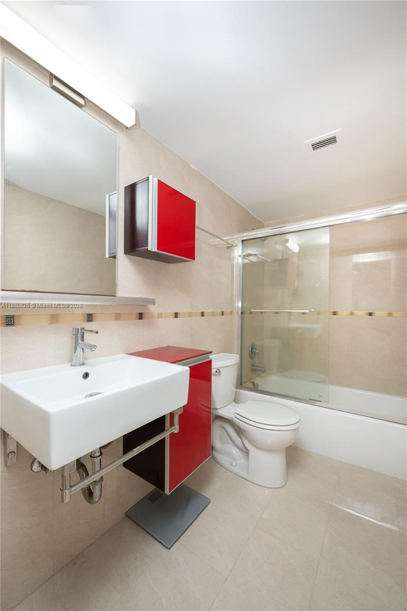 PARKER PLAZA CONDO ESTATE - Residential Lease