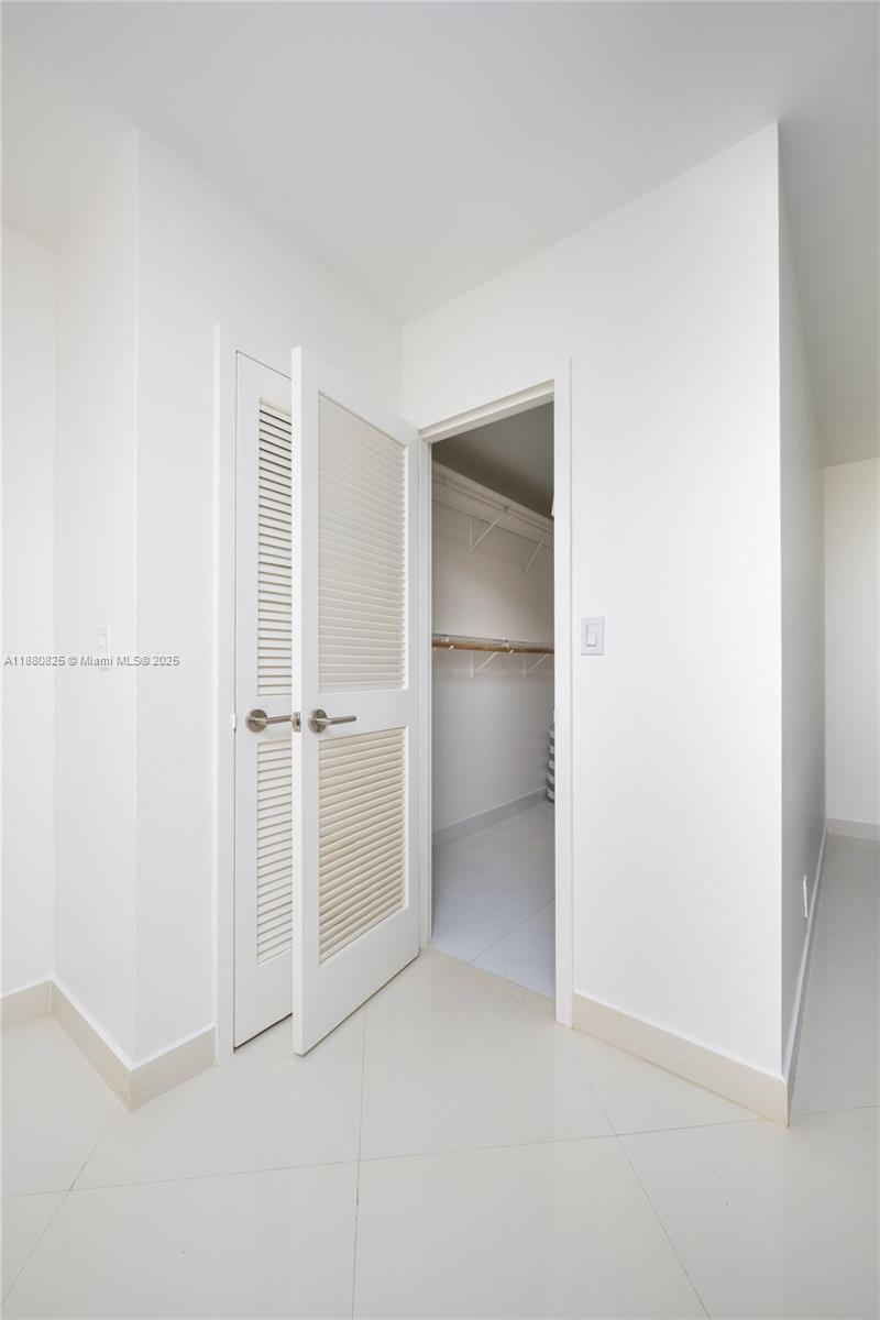 PARKER PLAZA CONDO ESTATE - Residential Lease