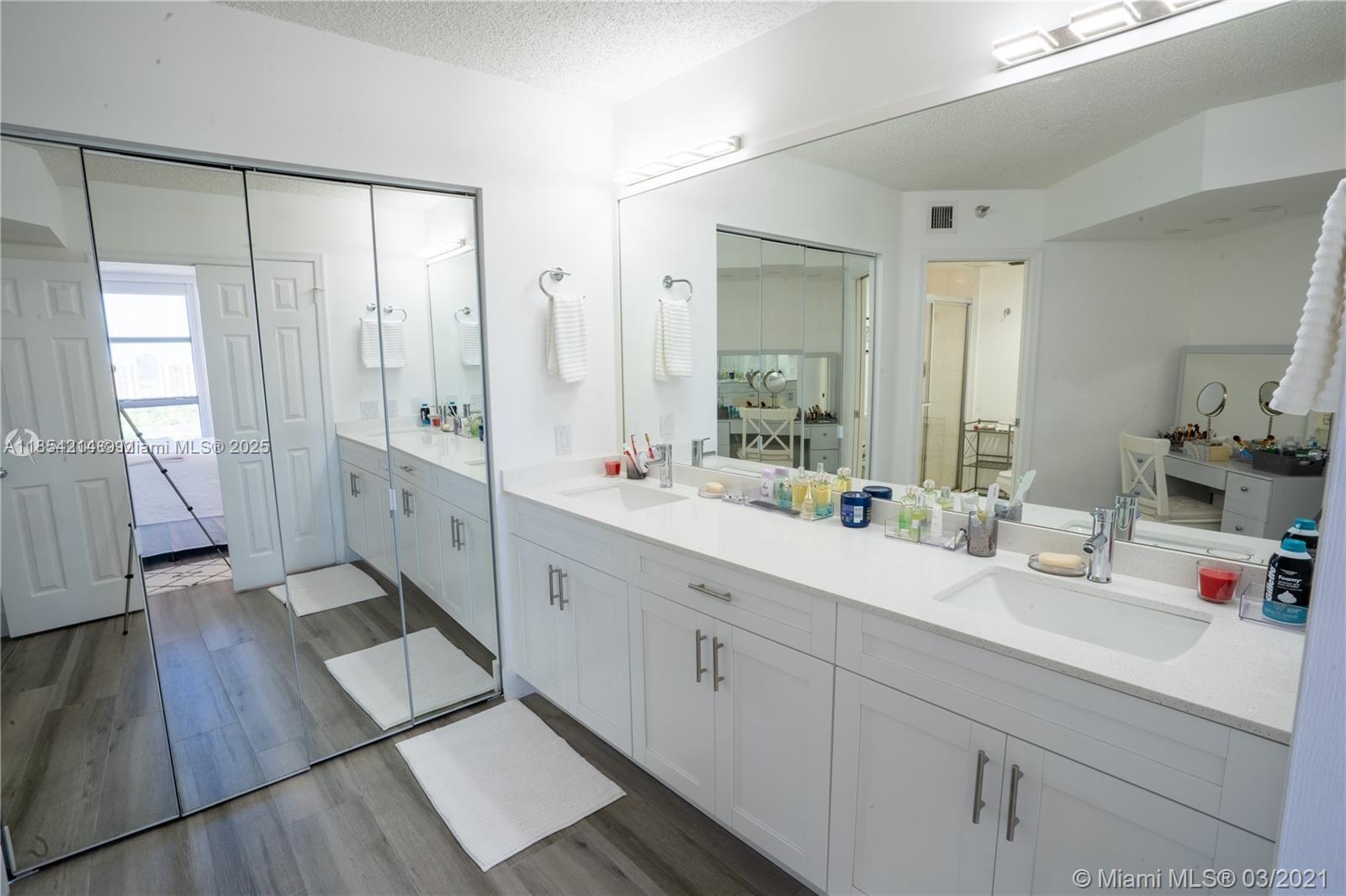 MYSTIC POINTE TOWER 500 - Residential