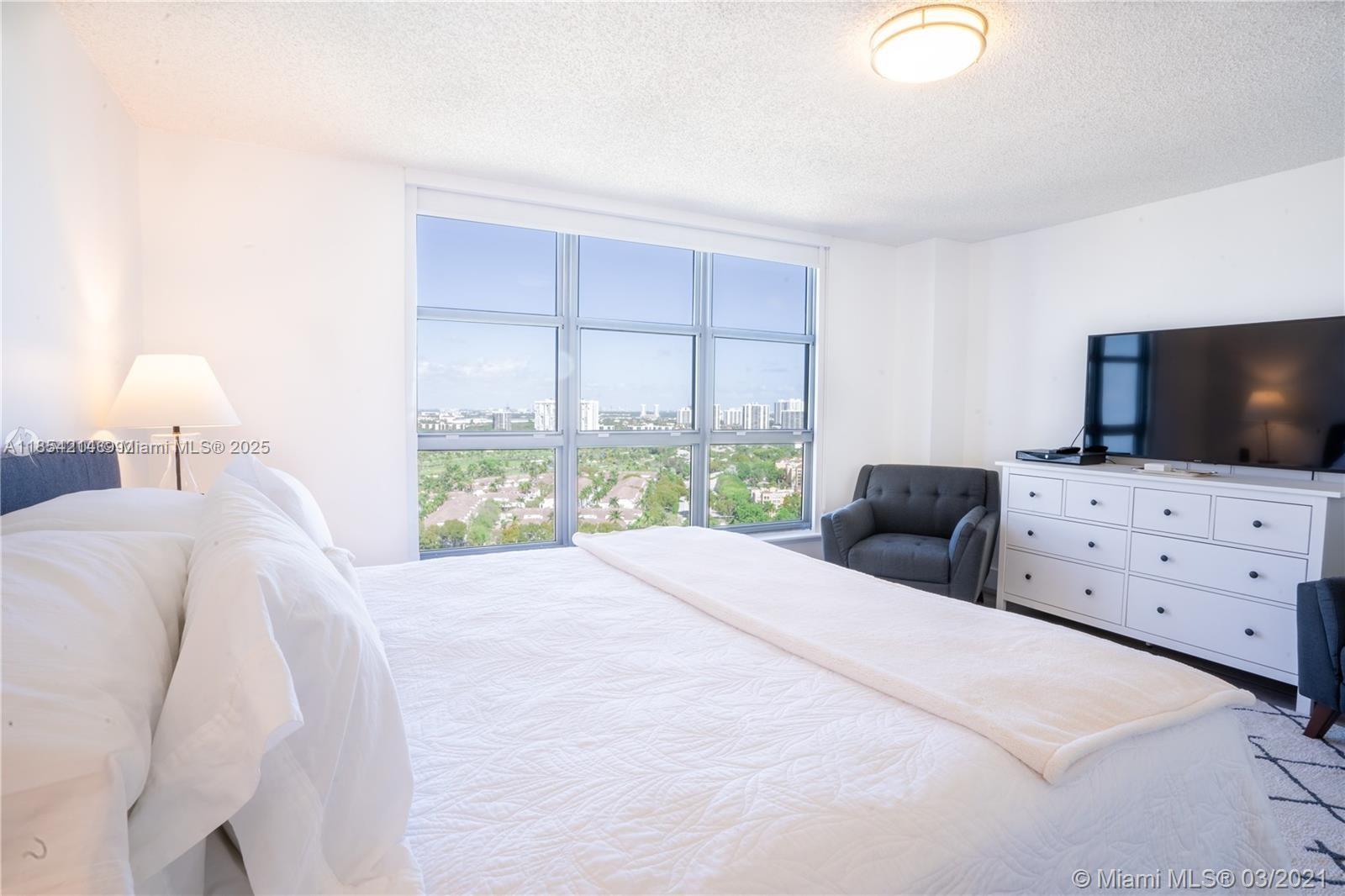 MYSTIC POINTE TOWER 500 - Residential